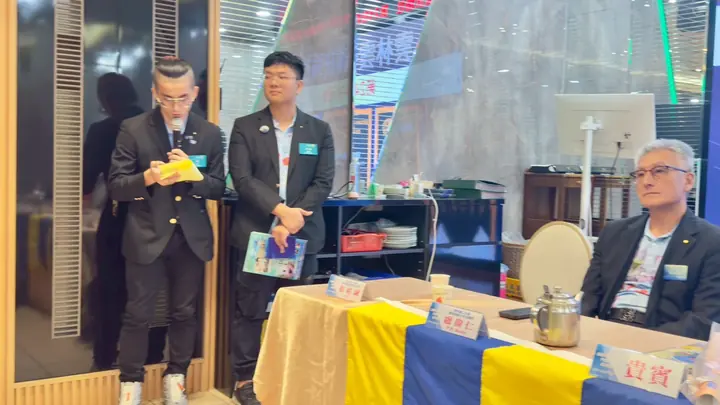 阮光民: 만화의 여러 세계